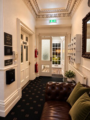 Unclassified image, 2 of 16, button - Ashfield Hotel (Huddersfield)