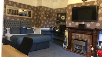 Premier Double Room, Ensuite, Garden View