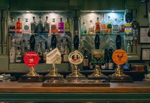 Bar (on property) - White Lion Hotel (Hebden Bridge)