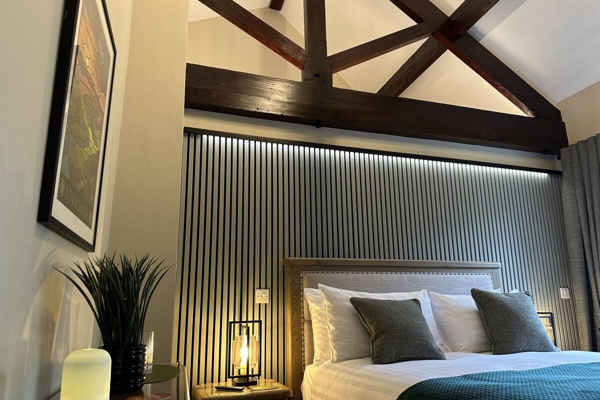 Signature Double Room, Ensuite, River View (1657 Collection )