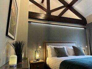 Signature Double Room, Ensuite, River View (1657 Collection )