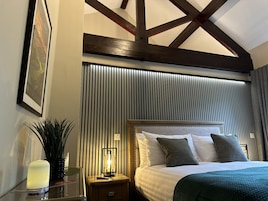 Signature Double Room, Ensuite, River View (1657 Collection )