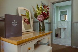 Chambre Double, salle de bains attenante (8)