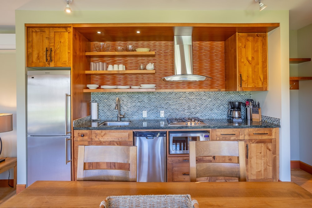 Mayne Island Resort by null