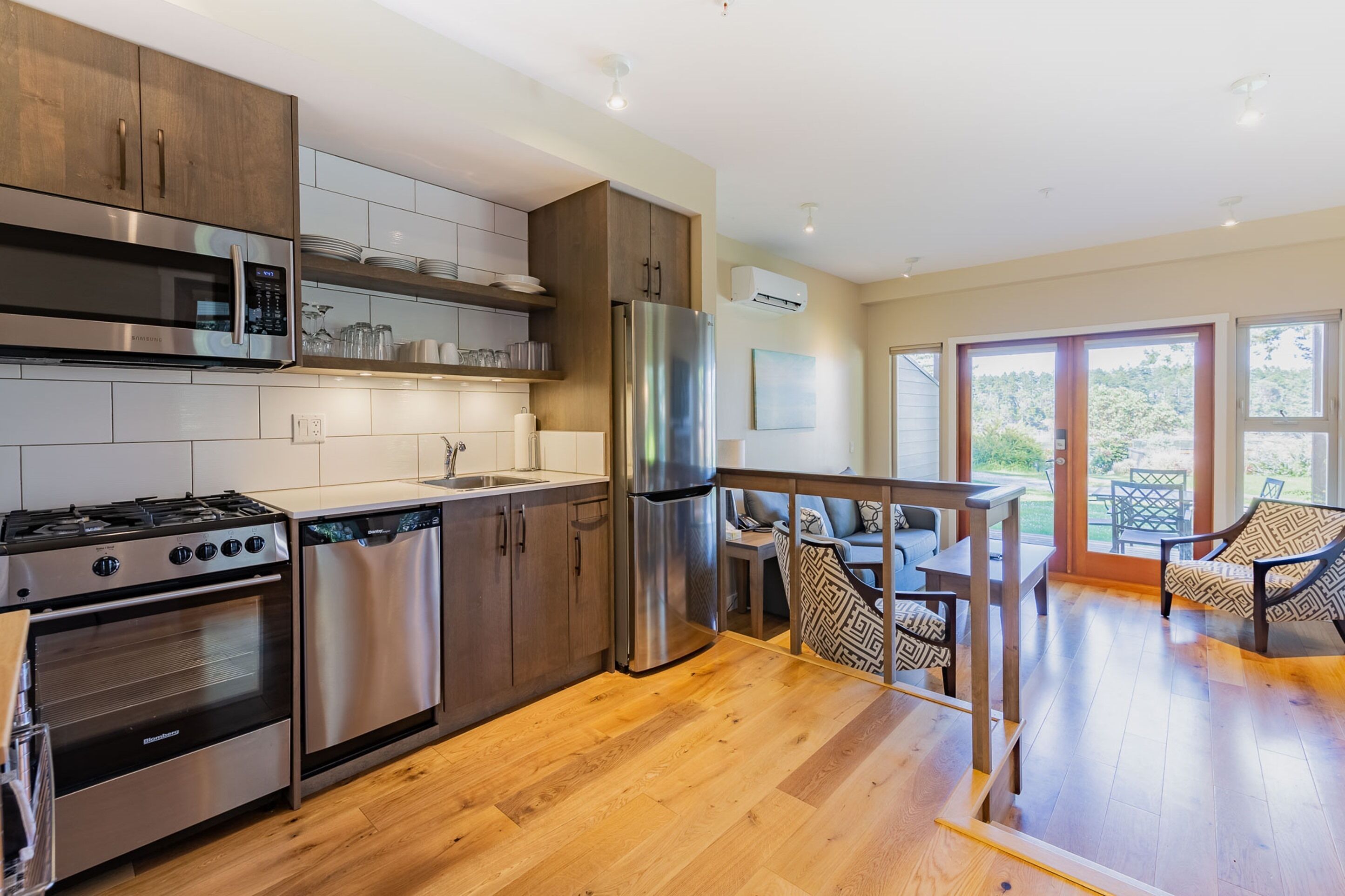 deluxe villa, 2 bedrooms, kitchen, ocean view | 2 bedrooms, premium bedding, soundproofing, iron/ironing board