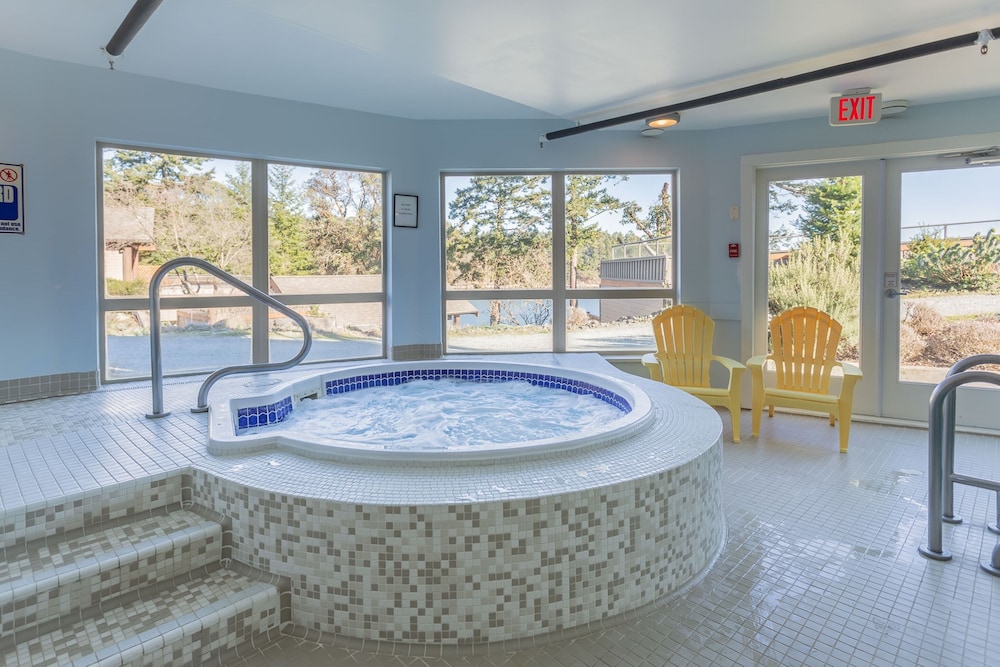 Mayne Island Resort by null