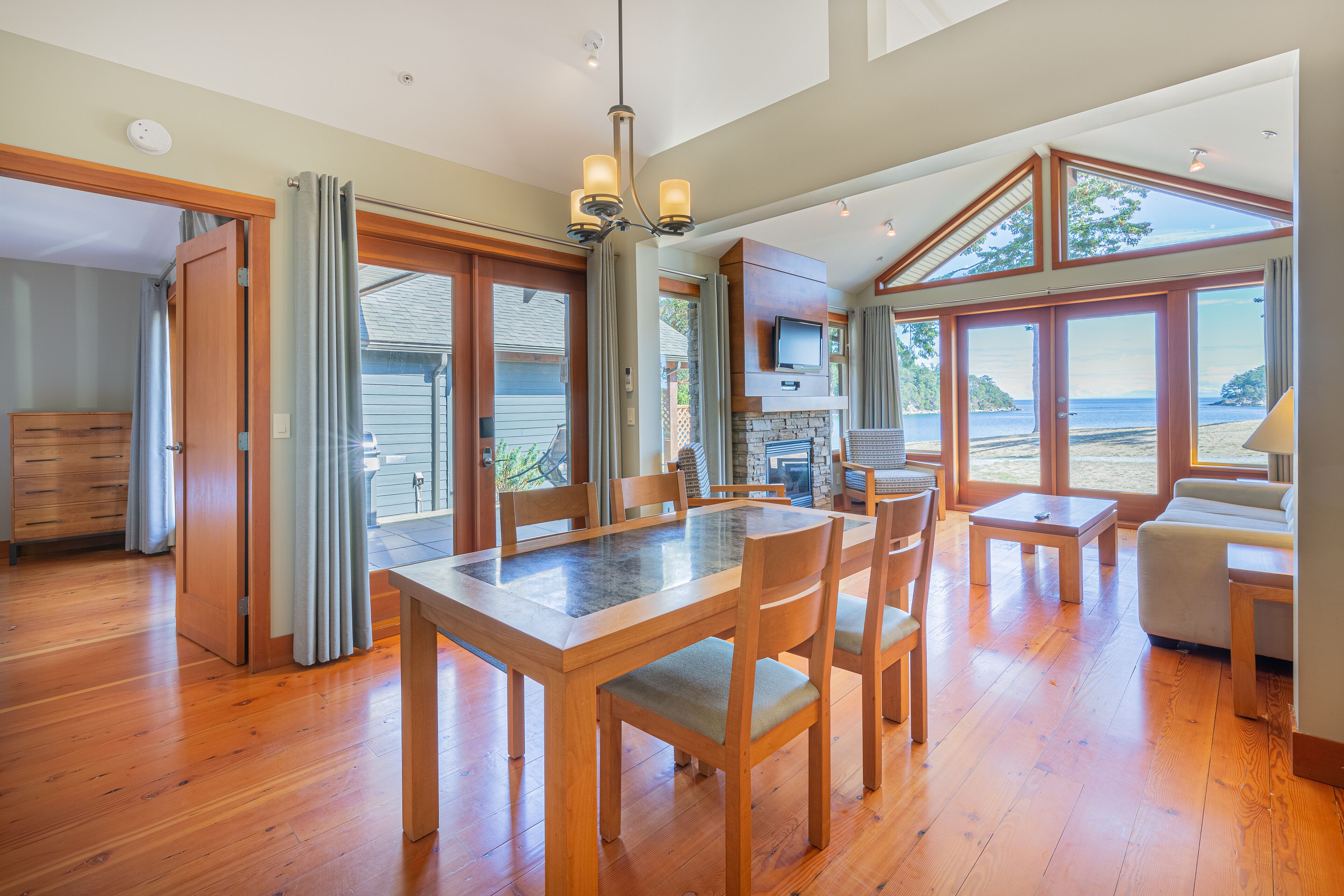 superior cottage, 1 king bed with sofa bed, ocean view | 2 bedrooms, premium bedding, soundproofing, iron/ironing board