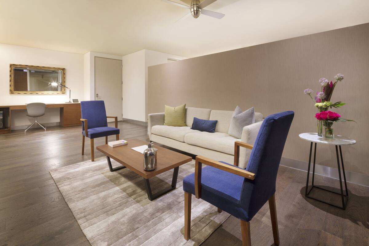EXECUTIVE SUITE | 1 bedroom, Egyptian cotton sheets, premium bedding, down comforters
