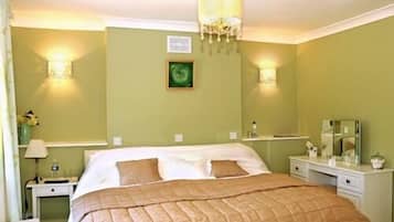 Double or Twin Room, Ensuite (GREEN)