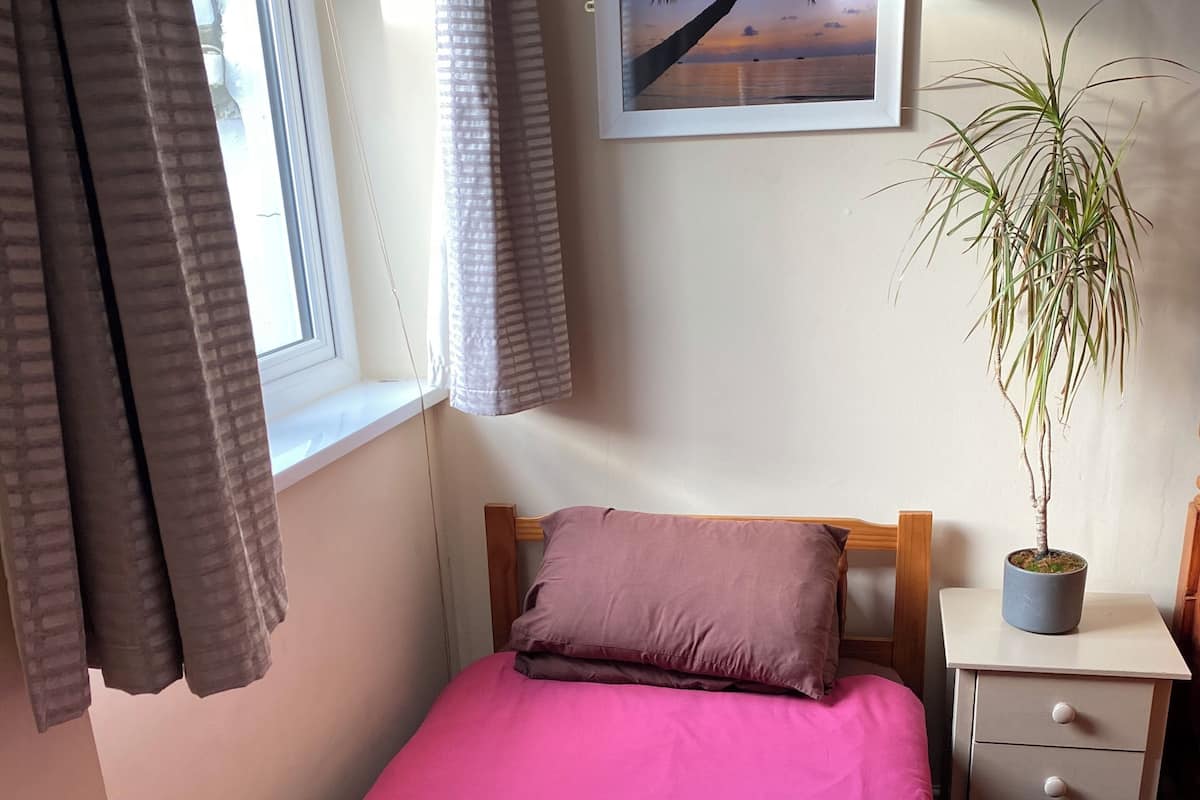 Triple Room | Free WiFi, bed sheets
