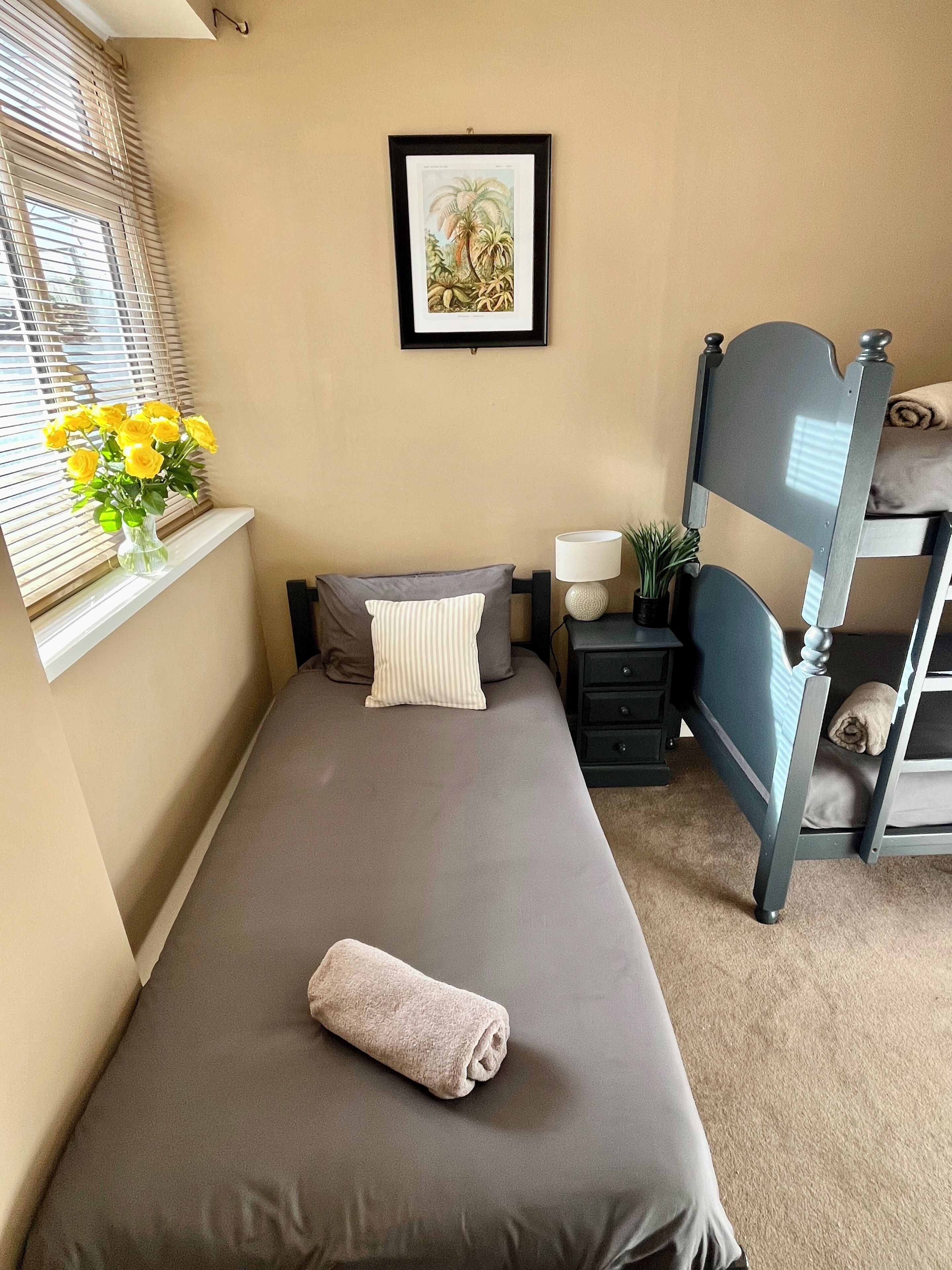 Triple Room | Free WiFi, bed sheets