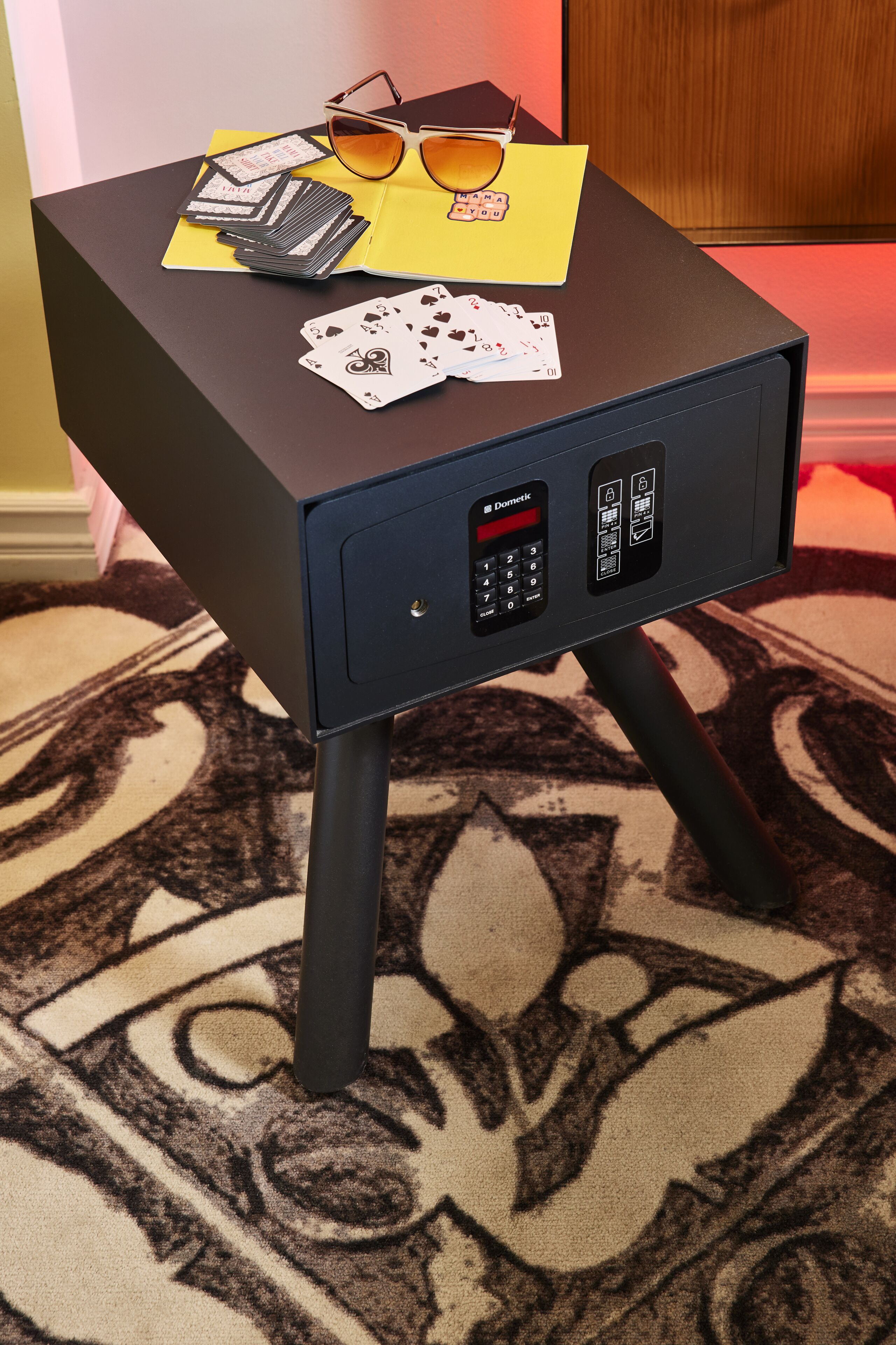 city room (medium mama) | 1 bedroom, premium bedding, in-room safe, individually decorated