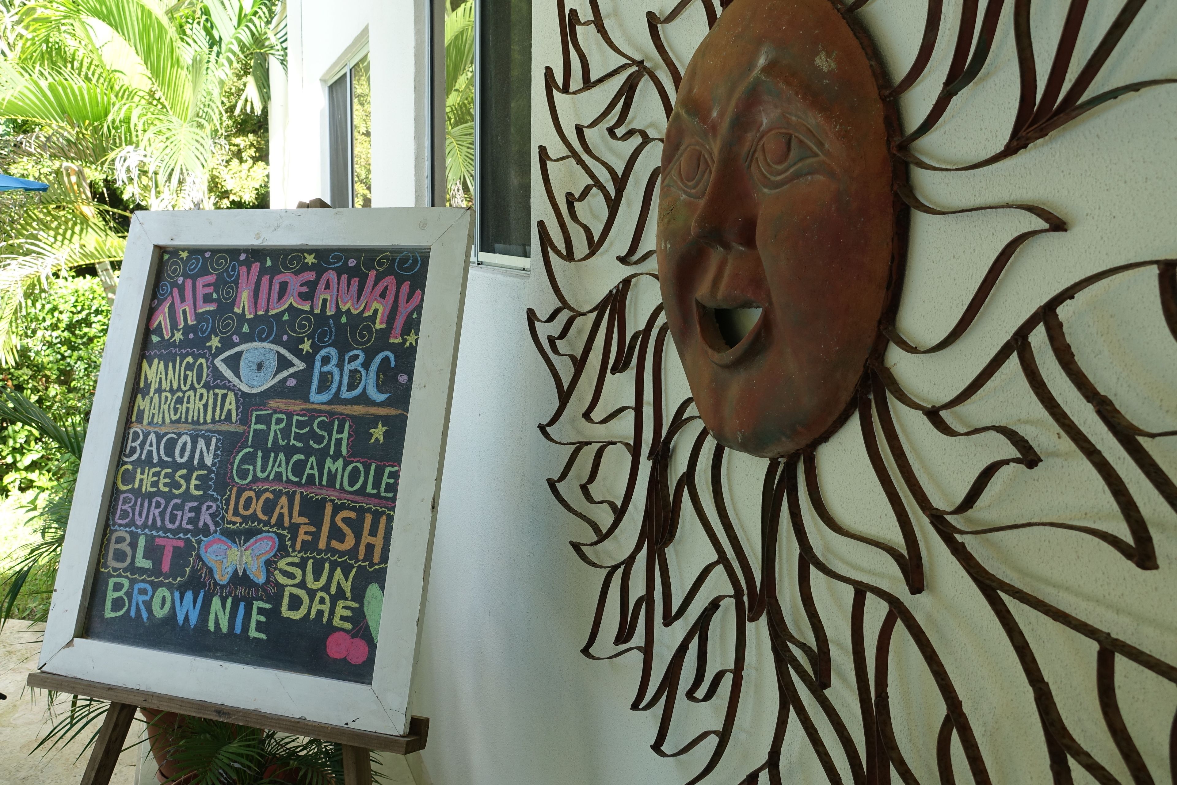 breakfast, lunch, dinner served; international cuisine