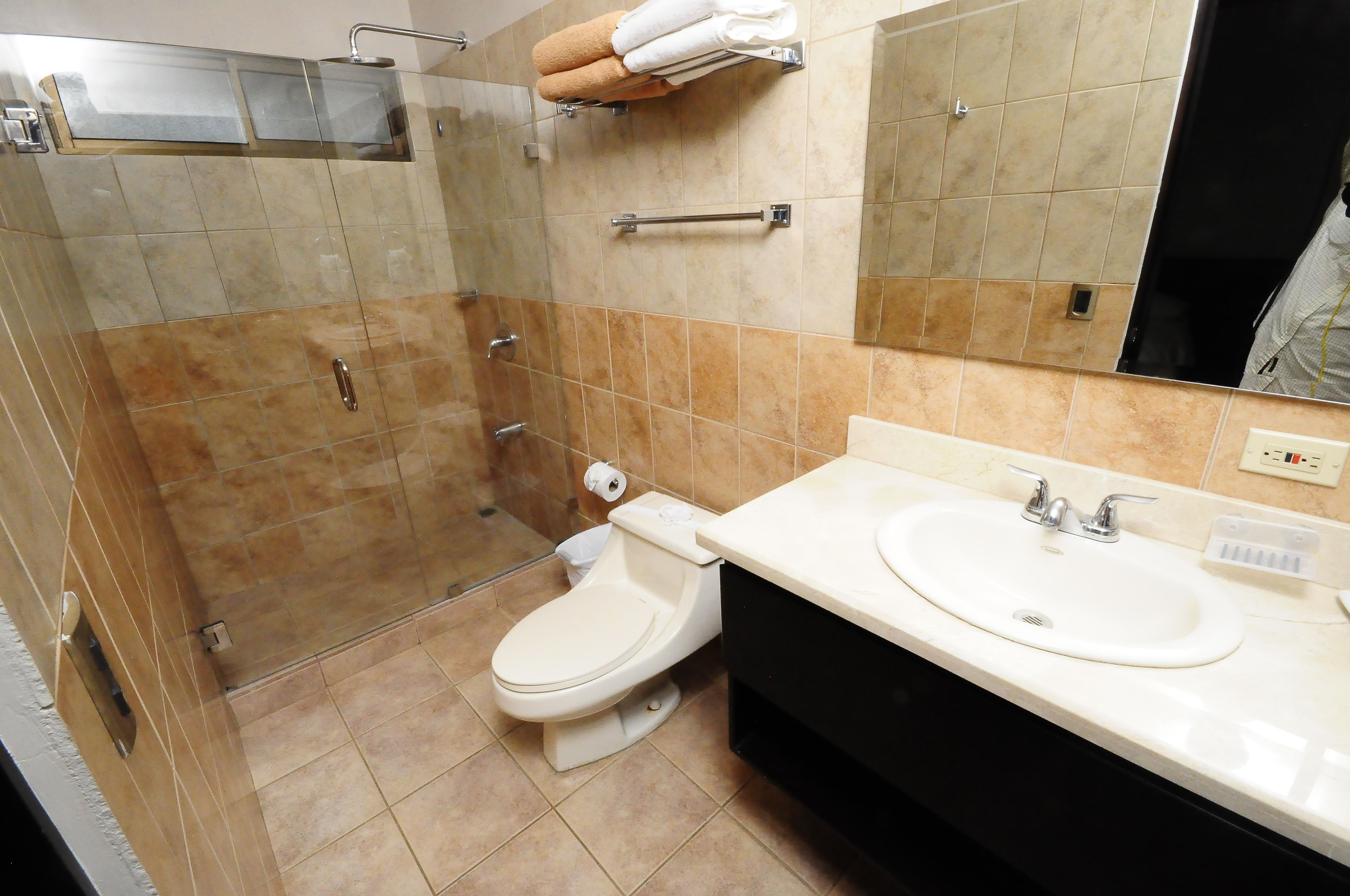 standard room | bathroom shower