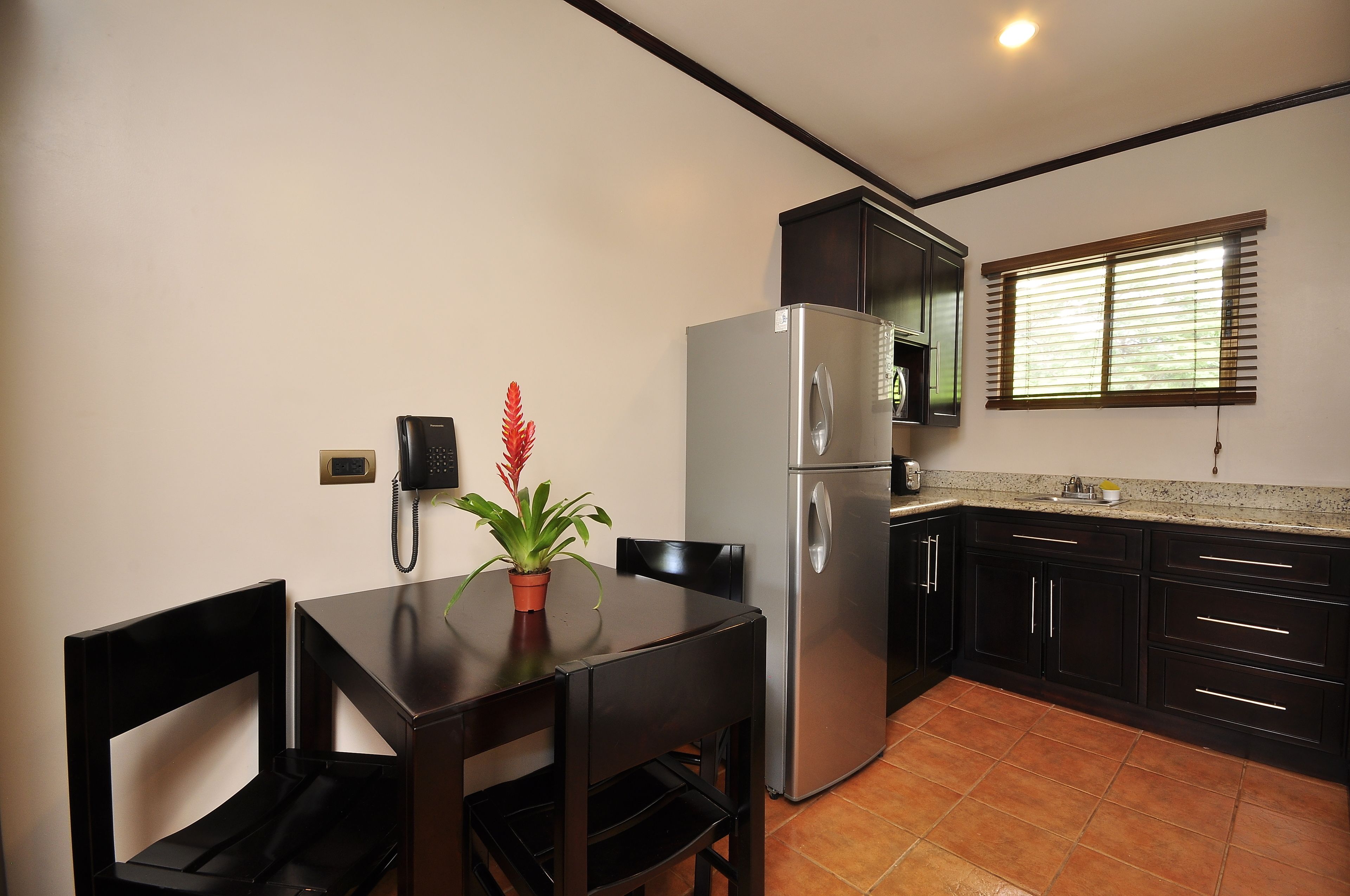 suite | private kitchenette