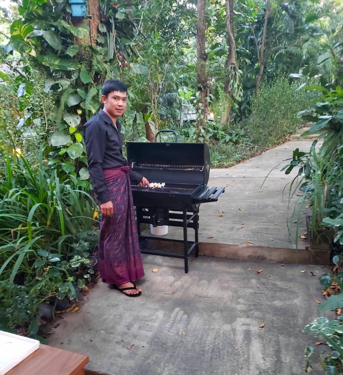 breakfast, lunch, dinner served; thai cuisine, garden views