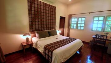 ห้องดีลักซ์, เตียงคิงไซส์ 1 เตียง | โต๊ะทำงาน, เปล/เตียงเด็กอ่อน, เตียงเสริม/เปล, Wi-Fi ฟรี