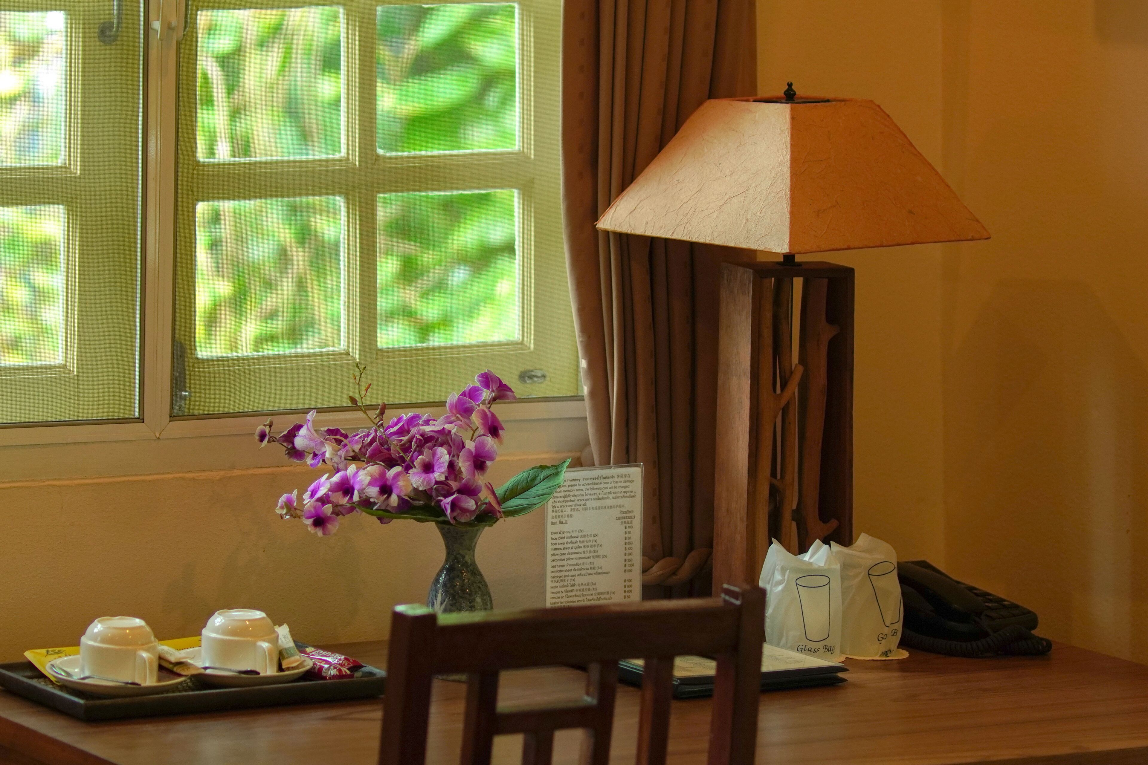 desk, cots/infant beds, rollaway beds, free wifi