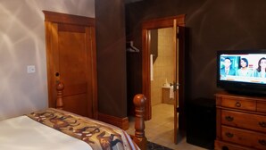 Room, 1 Queen Bed, Jetted Tub | Laptop workspace, iron/ironing board, WiFi (free) - Hitching Horse Inn (Pierre)