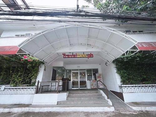 Travelbee Capitol Inn