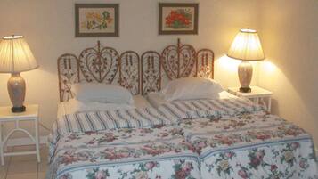 Apartamento, 1 habitación | 1 dormitorio, caja fuerte, tabla de planchar con plancha