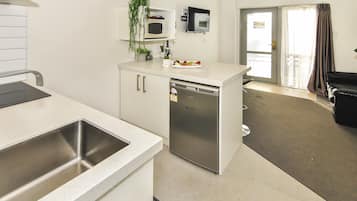 Two bedroom suite with full kitchen | Eget kjøkken | Kjøleskap og vannkoker