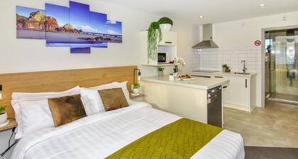 Newlands Court Motel