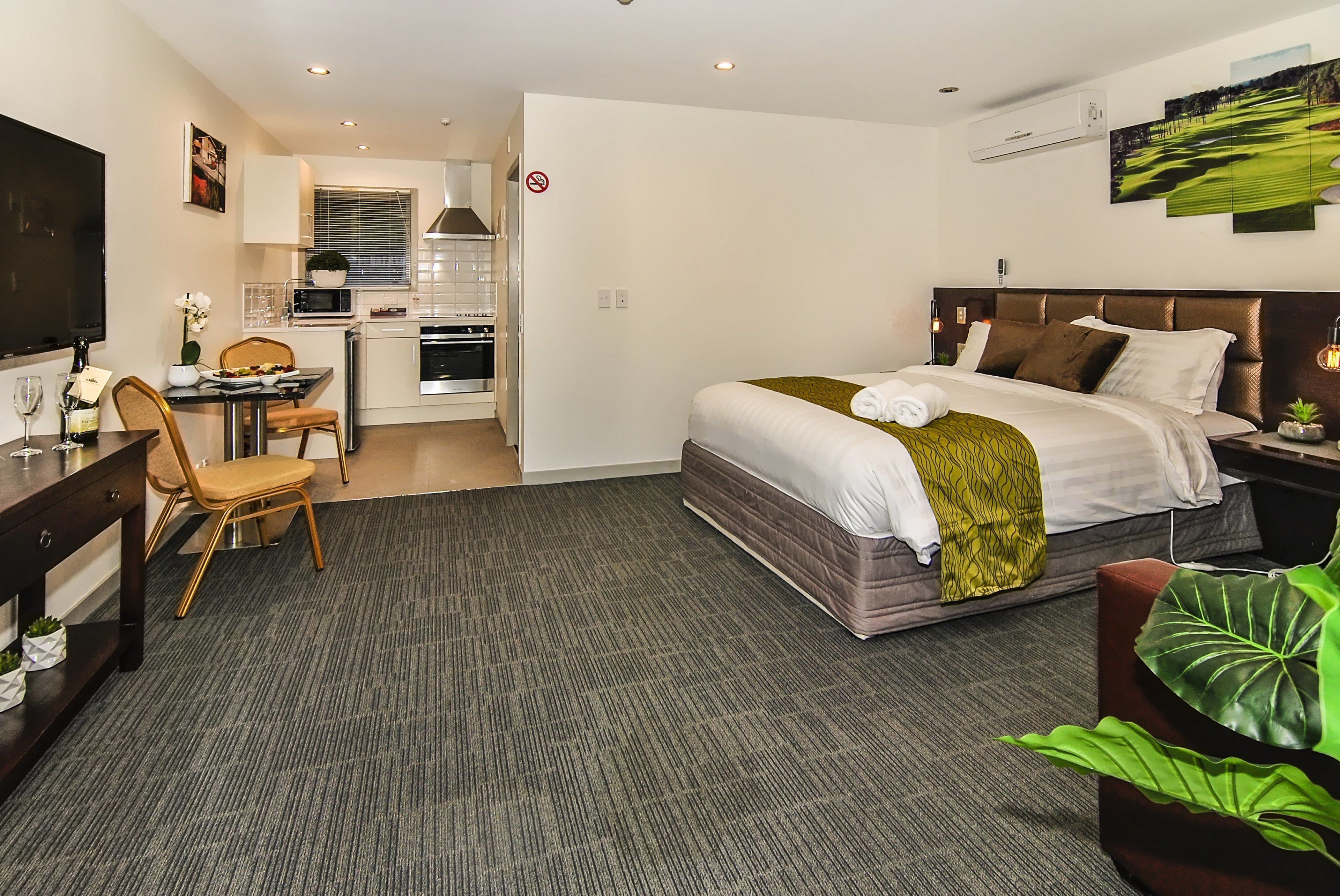 Photo - Newlands Court Motel