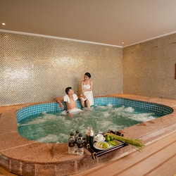 Sauna, steam room, Swedish massages, Thai massages, facials