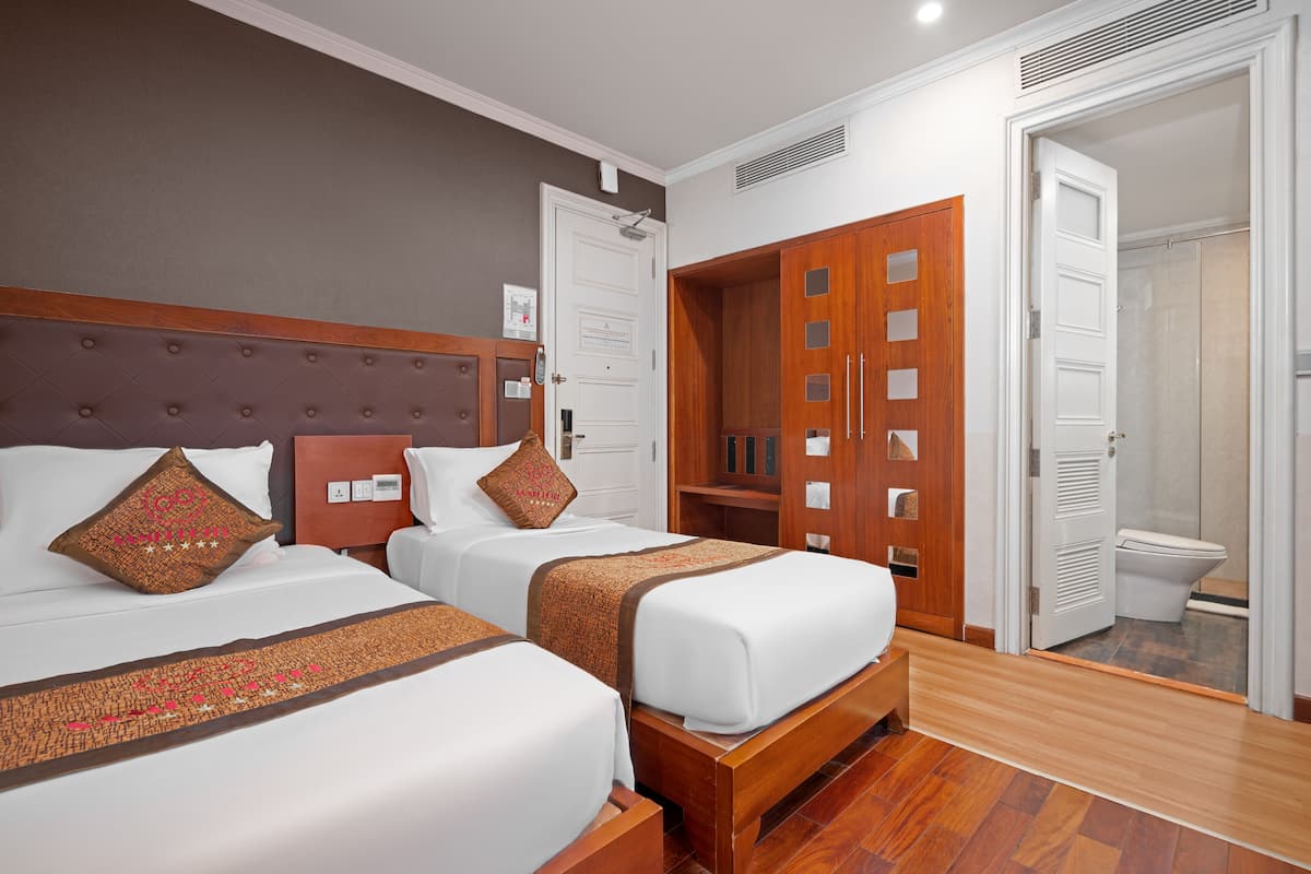 1 bedroom, Egyptian cotton sheets, premium bedding, pillowtop beds