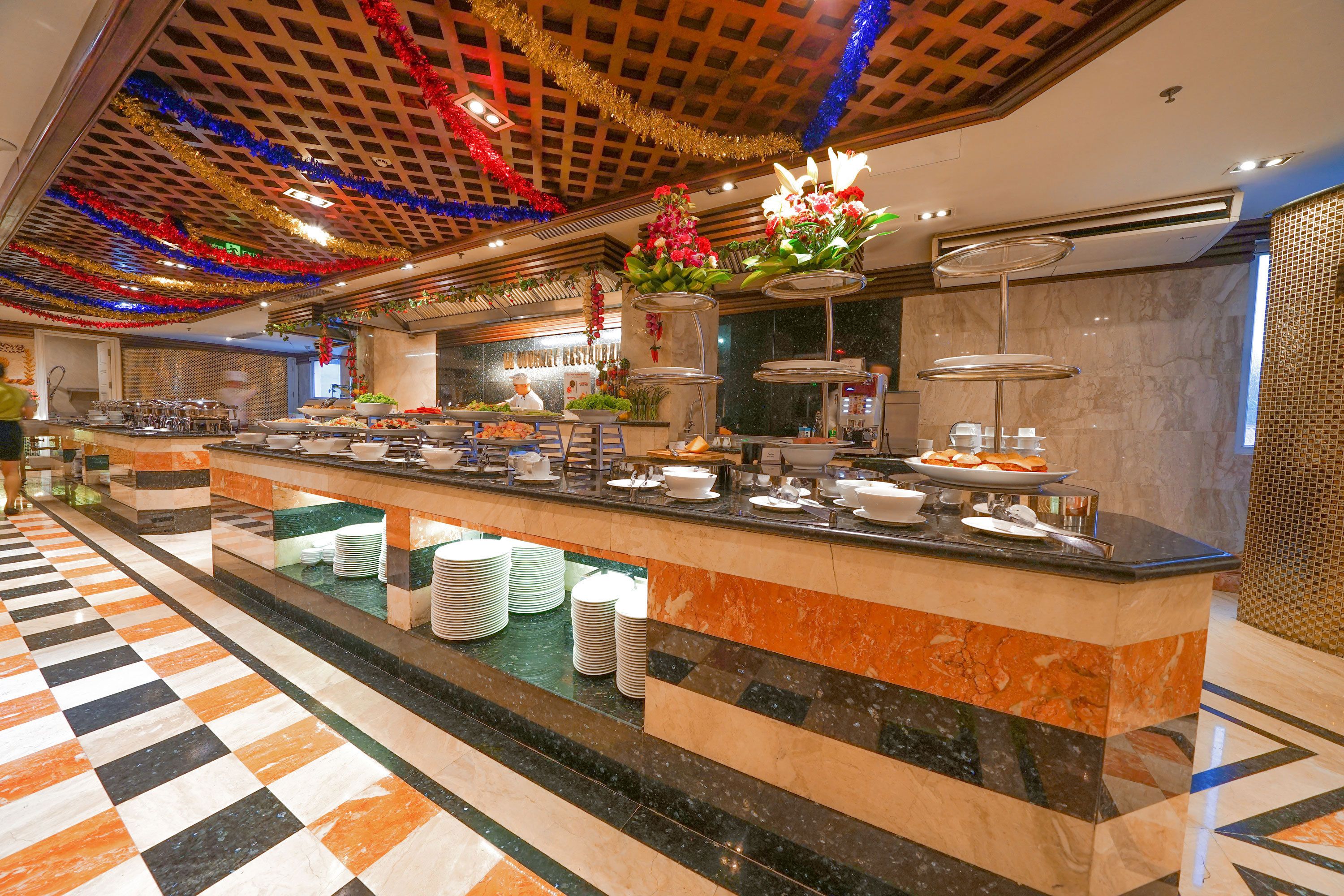 daily buffet breakfast (vnd 25000 per person)