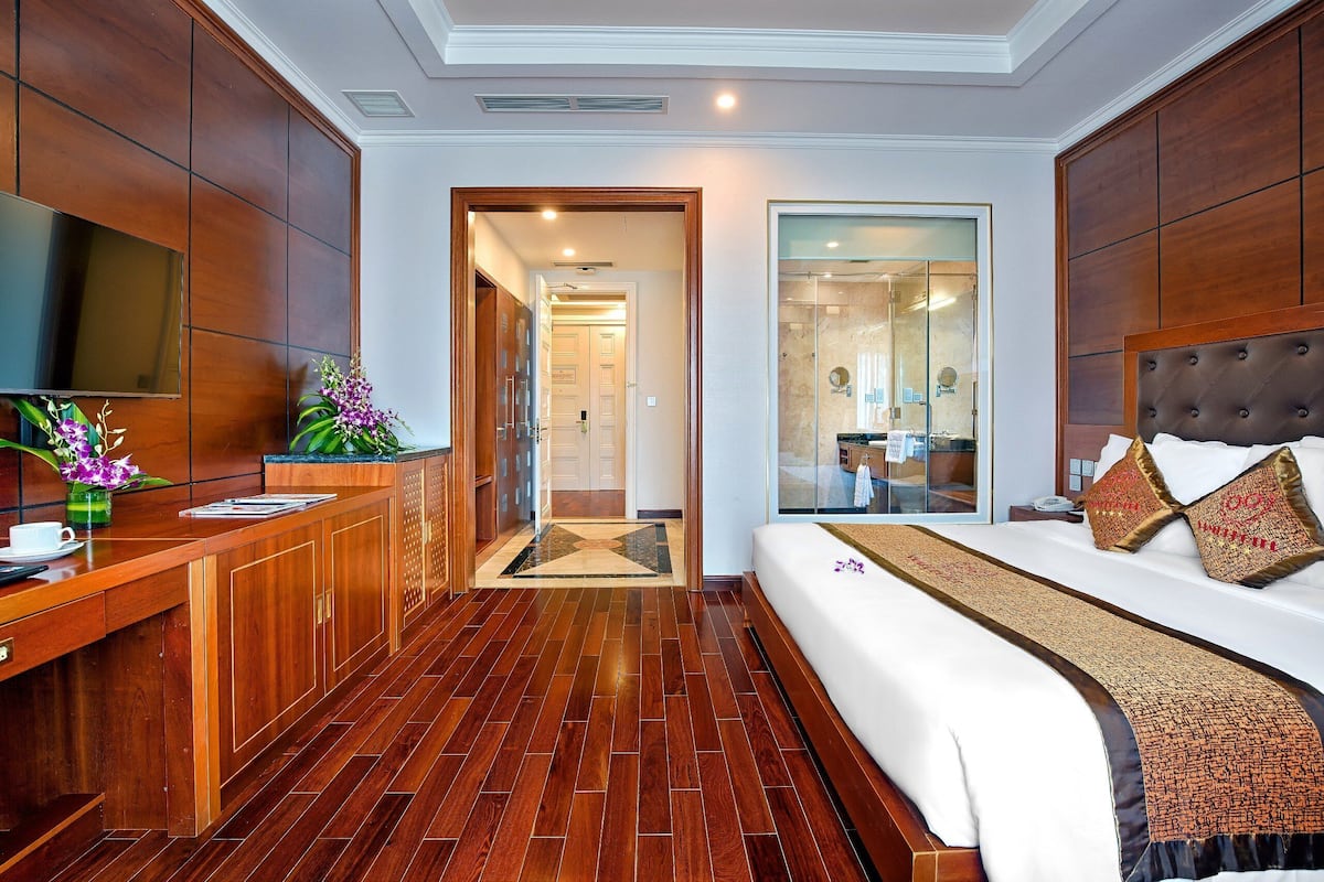 samdi king room vip | 1 bedroom, egyptian cotton sheets, premium bedding, pillow-top beds