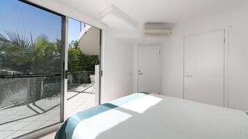 Comfort Apartment, 2 Bedrooms | Blackout curtains, iron/ironing board, rollaway beds, free WiFi