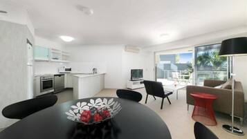 Apartemen Comfort, 2 kamar tidur | Area keluarga | TV layar datar dan pemutar DVD