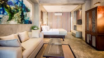 Deluxe King Room with Private Courtyard & Sitting Area - Early Check-in & Late Check-out | 13 bedrooms, in-room safe, iron/ironing board, free WiFi