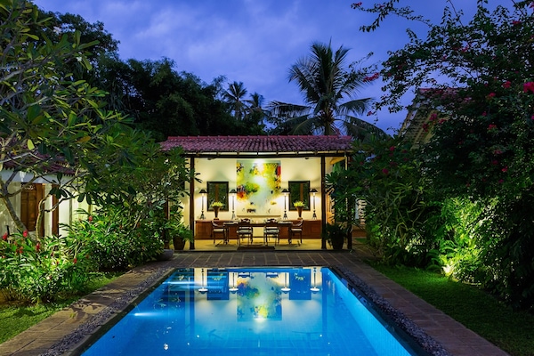 Two Bedroom Suite with Garden & Private Pool - Evening Tea Service & Extended Check-in & Check-out | Dining room