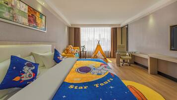 Executive Double Room | Premium bedding, down comforters, pillowtop beds, minibar