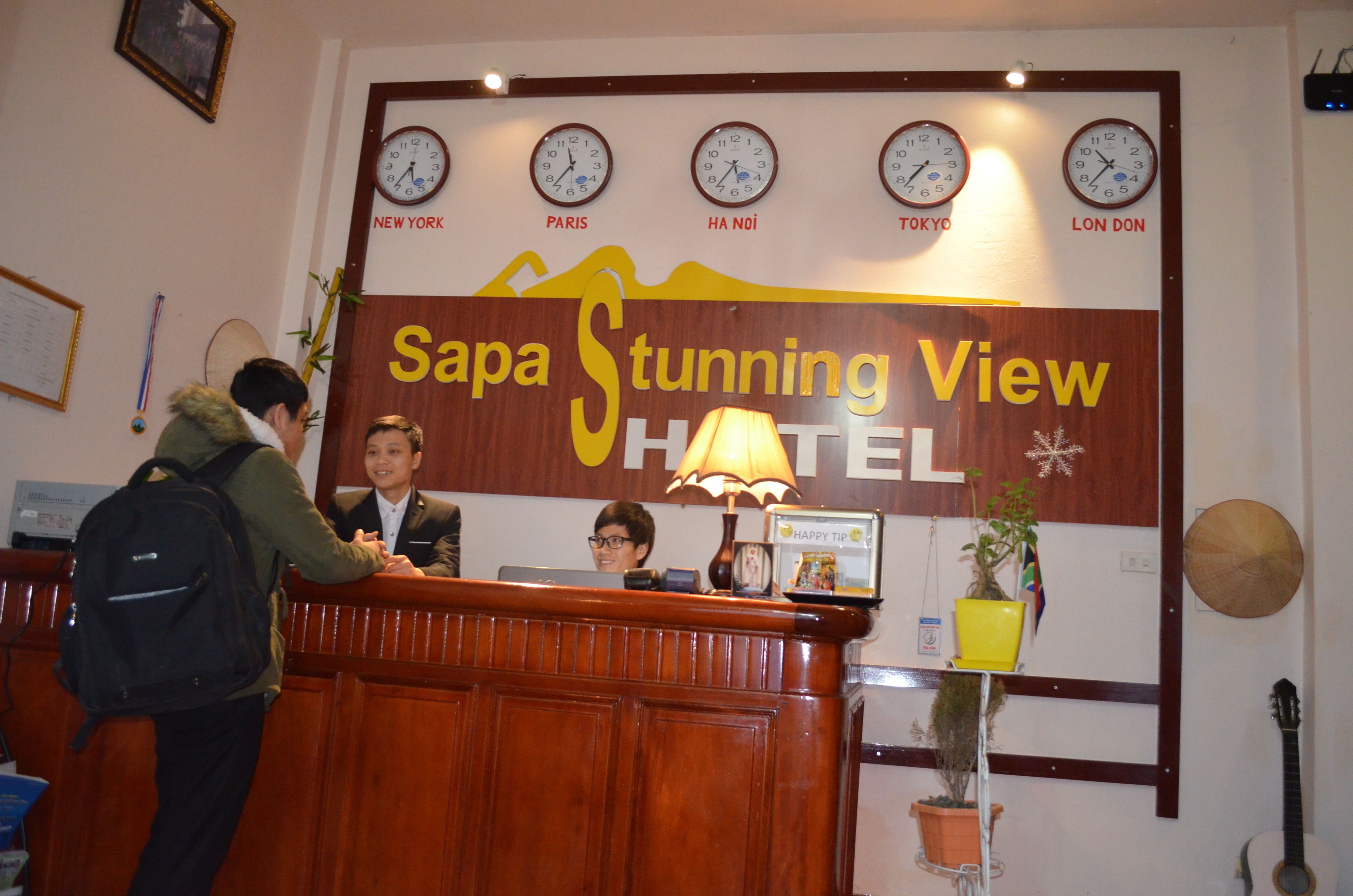 Check-in/check-out kiosk