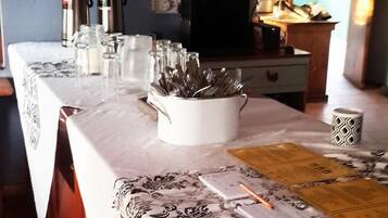 Se ofrece un desayuno continental (65.00 ZAR por persona)