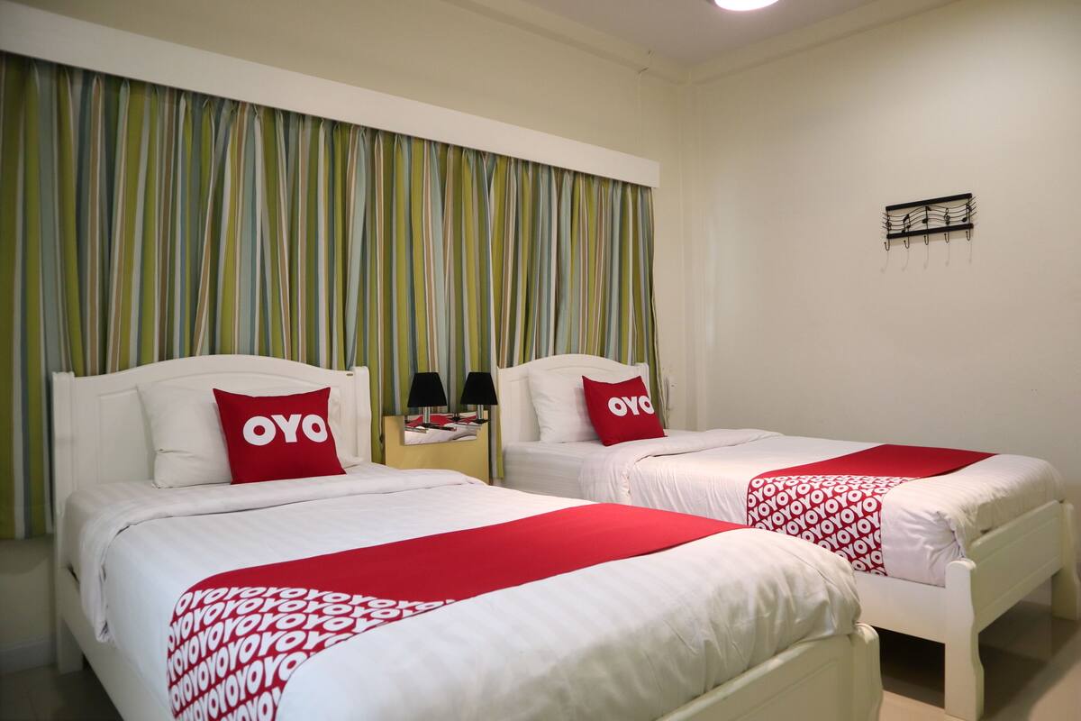 Habitación estándar con 2 camas individuales | Escritorio, wifi gratis y ropa de cama