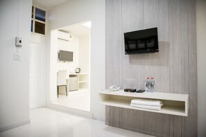 Family Suite | Desk, free WiFi, bed sheets - Orbit Key Hotel (Krabi)