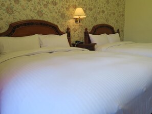 Cubrecamas, cortinas blackout y wifi gratis 
