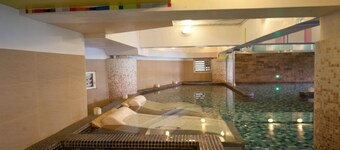 Champagne Hotel