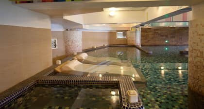 Champagne Hotel