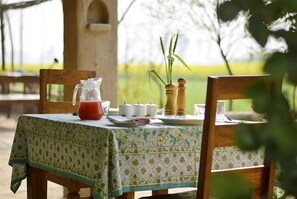 Free daily continental breakfast 