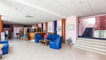 Sala de estar en el lobby