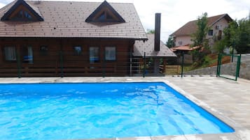 Seasonal outdoor pool