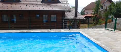 Seasonal outdoor pool