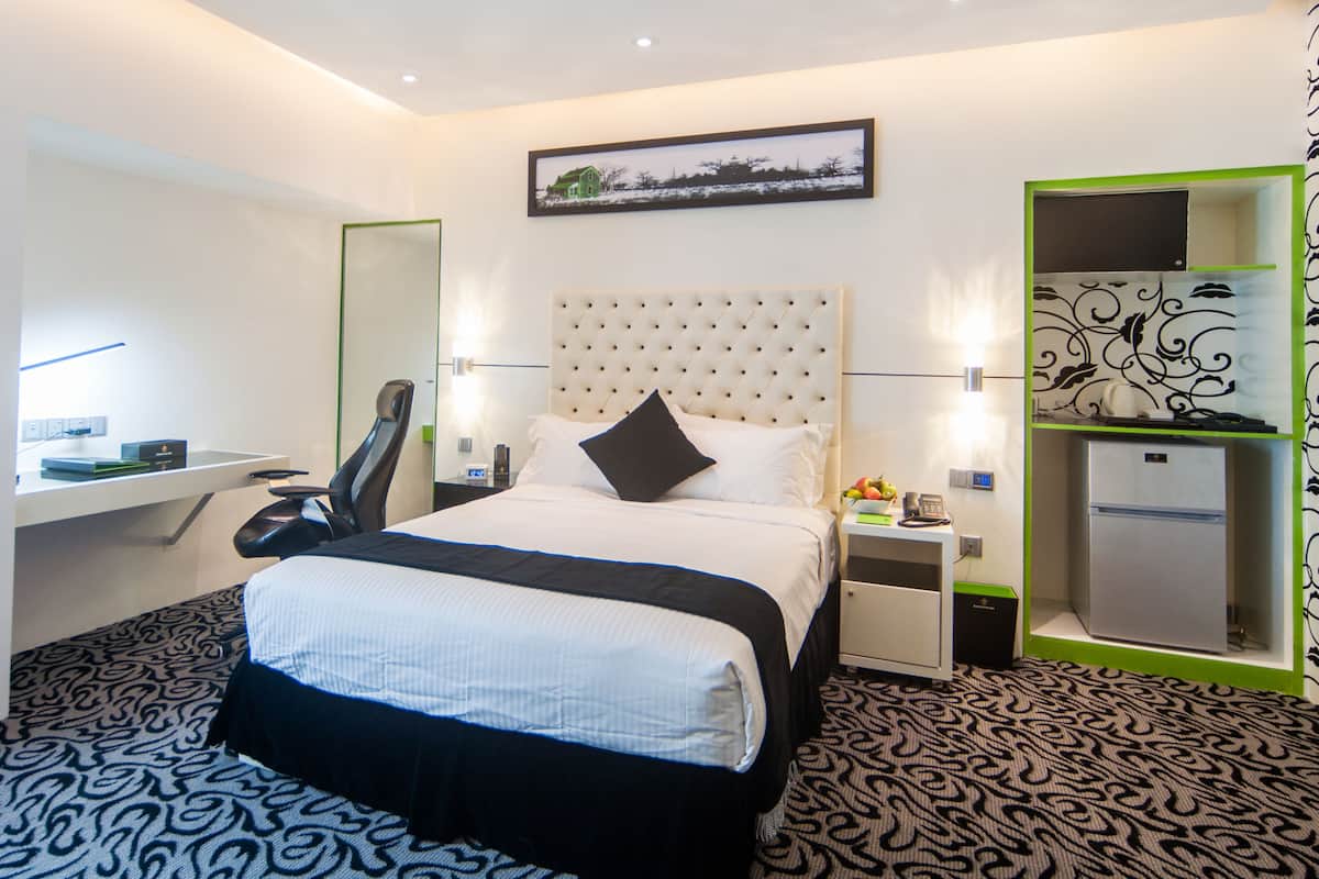 Chambre supérieure | 1 chambre, minibar, coffre-fort, décor unique