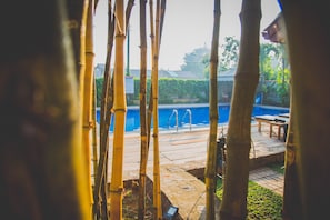 Outdoor pool, open 9:00 AM to 9:00 PM, pool umbrellas - Villa Shade (Negombo)